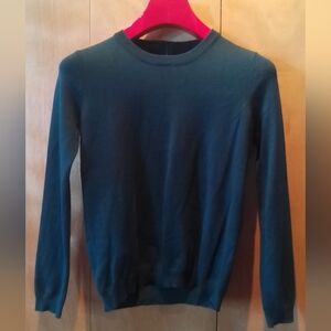 Woman's Spruce Green Sweater, size M, unknown brand, super soft (cashmere?)